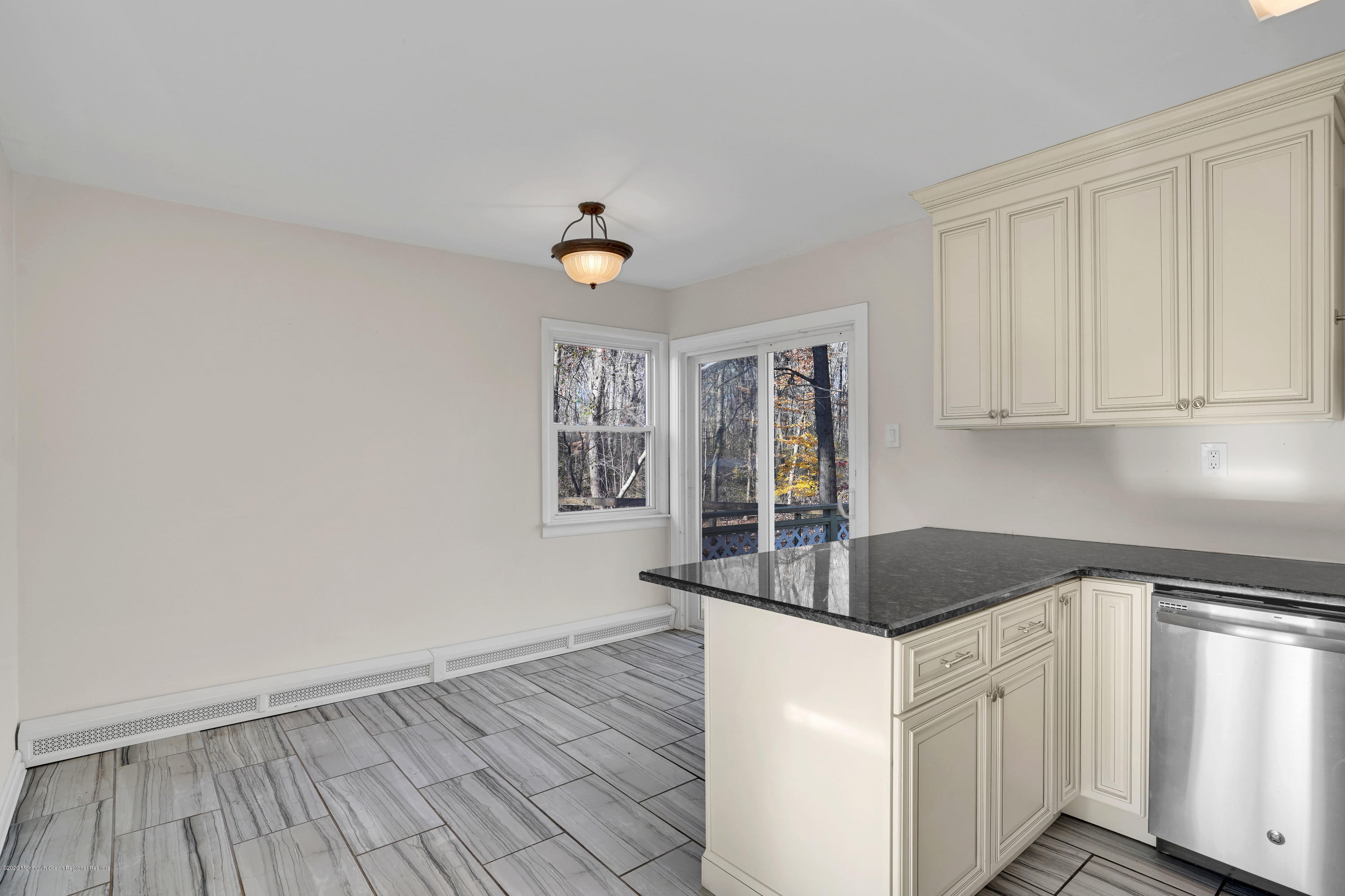 29 Woodsend Road Middletown, NJ 07748 - Photo 16 of 41 KITCHEN
