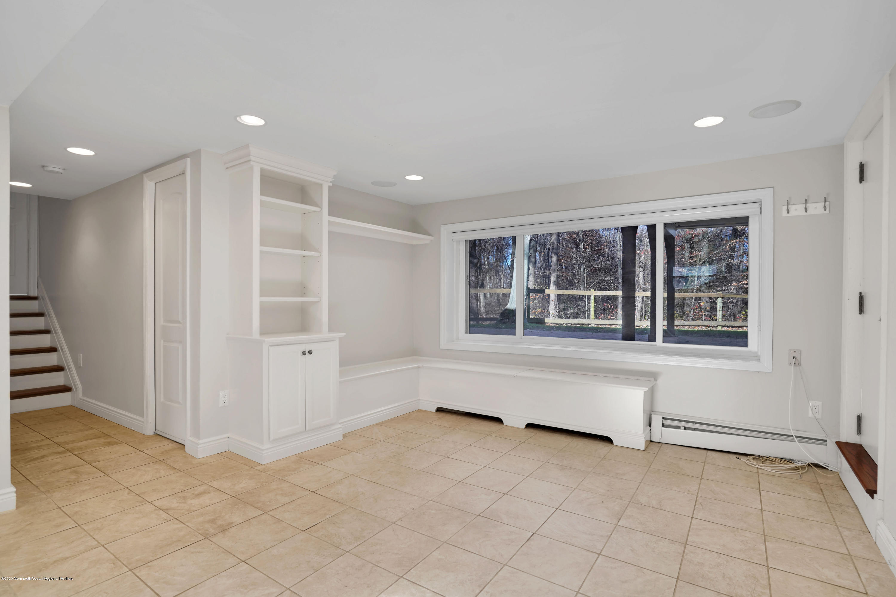 29 Woodsend Road Middletown, NJ 07748 - Photo 18 of 41 FAMILY ROOM W/BUILT-INS