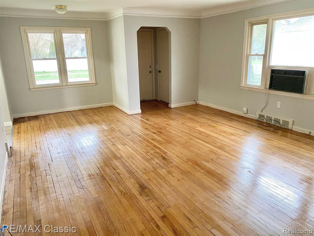 21313 Inkster Road Farmington Hills, MI 48336 - Photo 3 of 19