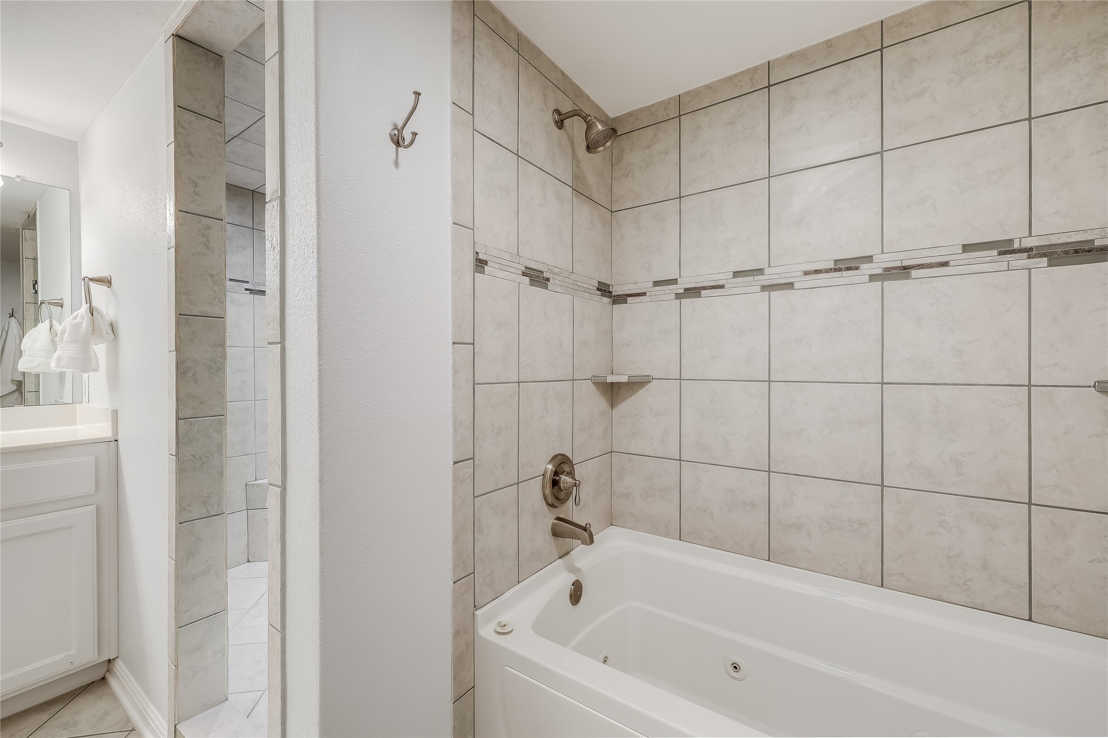 105 Comanche Drive Point Venture, TX 78645 - Photo 25 of 31 Lower primary bath