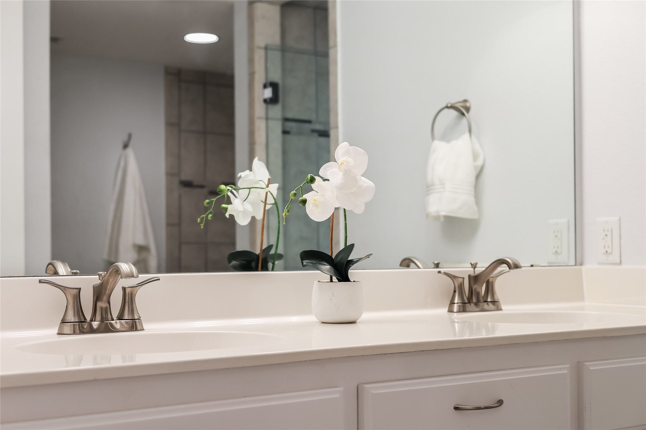 105 Comanche Drive Point Venture, TX 78645 - Photo 26 of 31 Lower primary bath