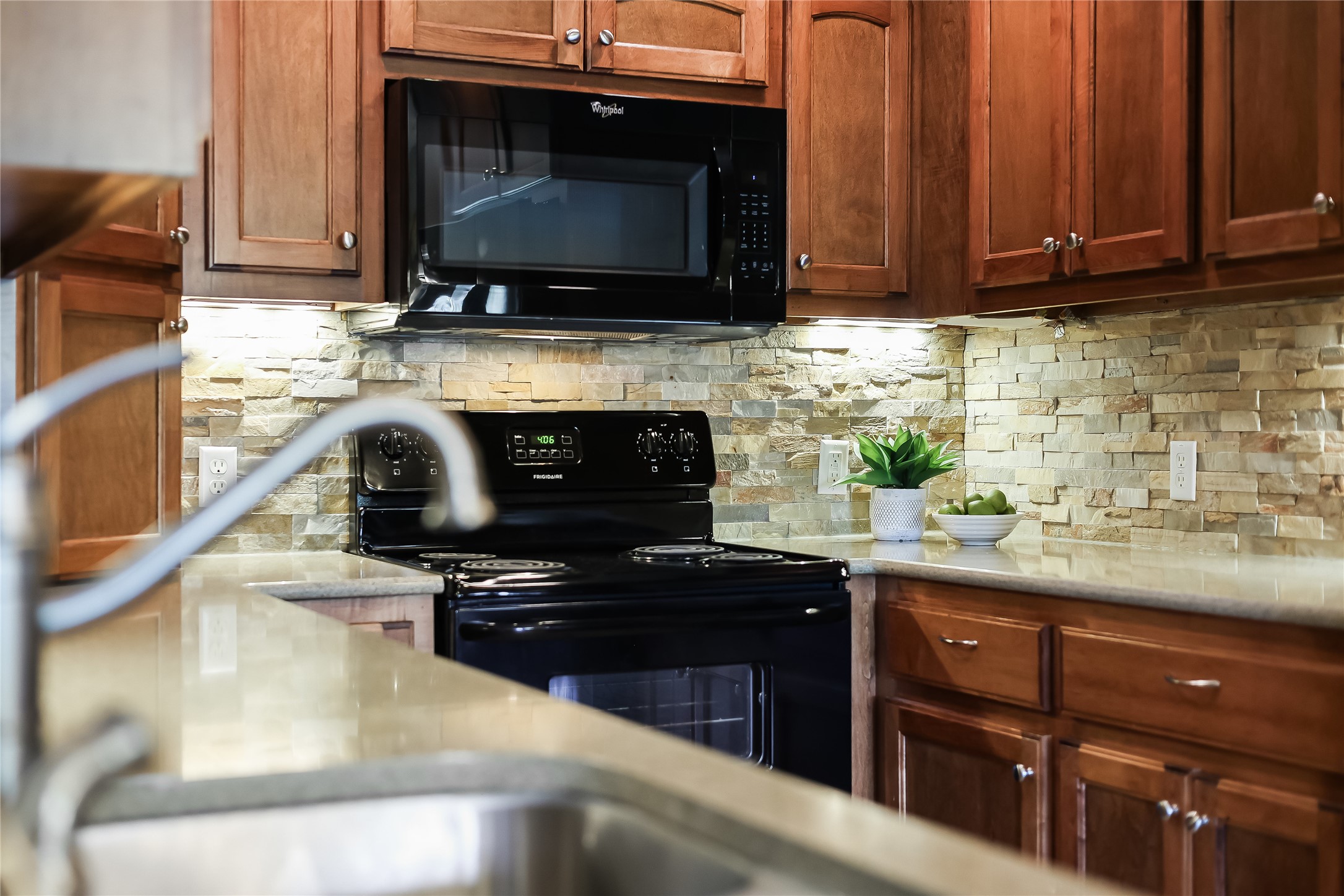 105 Comanche Drive Point Venture, TX 78645 - Photo 10 of 31