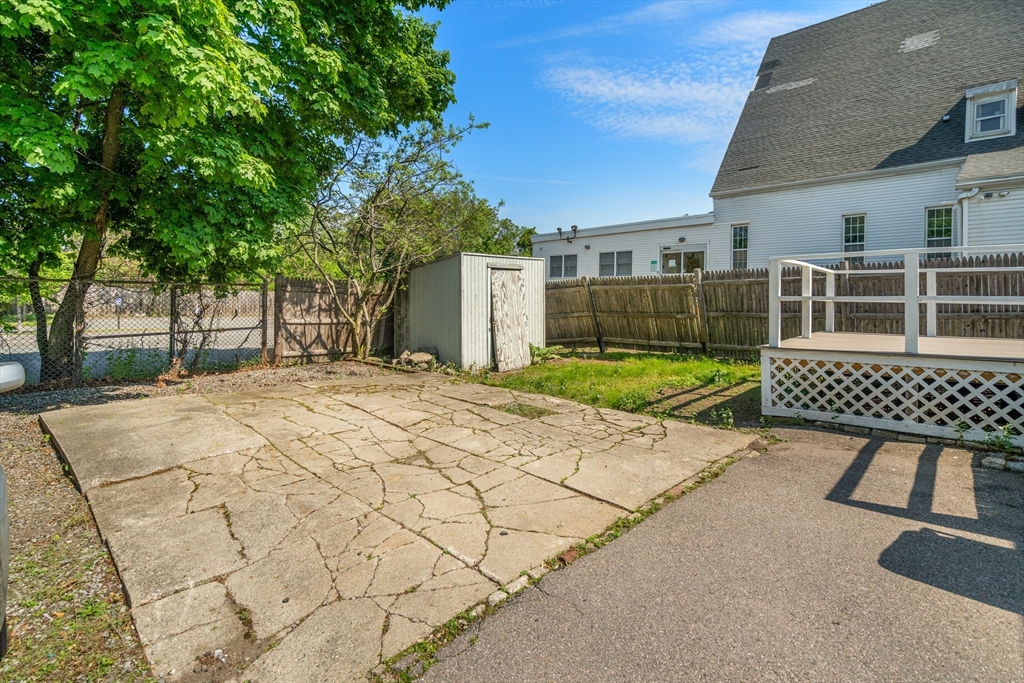 25 Curve Street Newton, MA 02465 - Photo 7 of 40