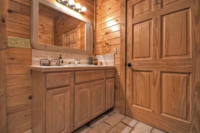 $1,050,000 | 324 Cooper Creek Drive, Suches, GA 30572