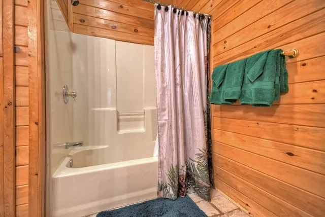 $1,050,000 | 324 Cooper Creek Drive, Suches, GA 30572