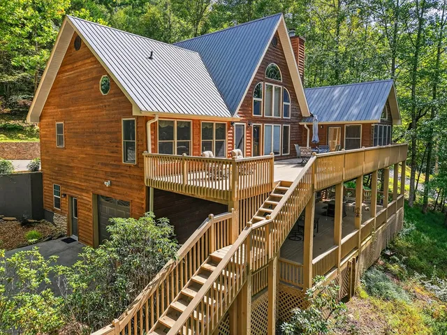 $1,050,000 | 324 Cooper Creek Drive, Suches, GA 30572