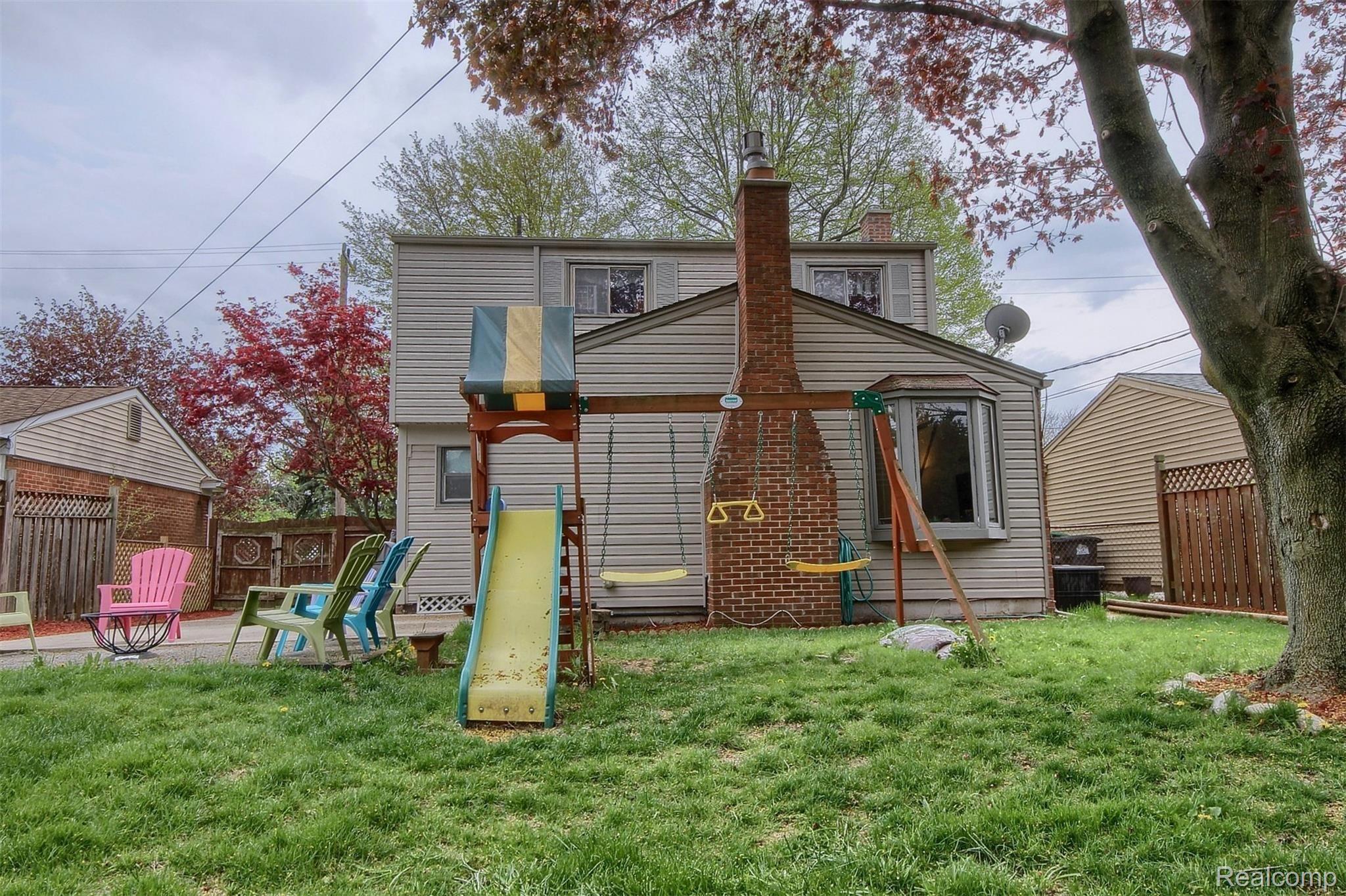 21826 Wick Road Taylor, MI 48180 - Photo 26 of 31 26-Rear.jpg