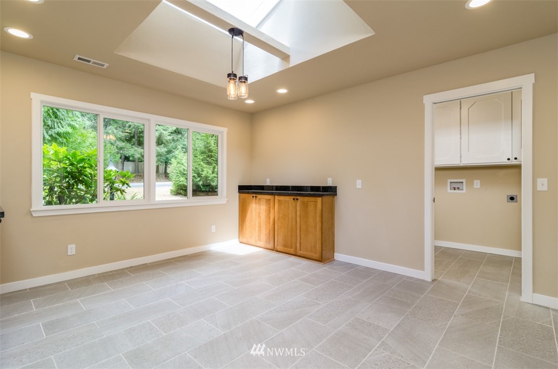 2840 Cooper Point Road Northwest Olympia, WA 98502 - Photo 11 of 25 Gallery Image 11