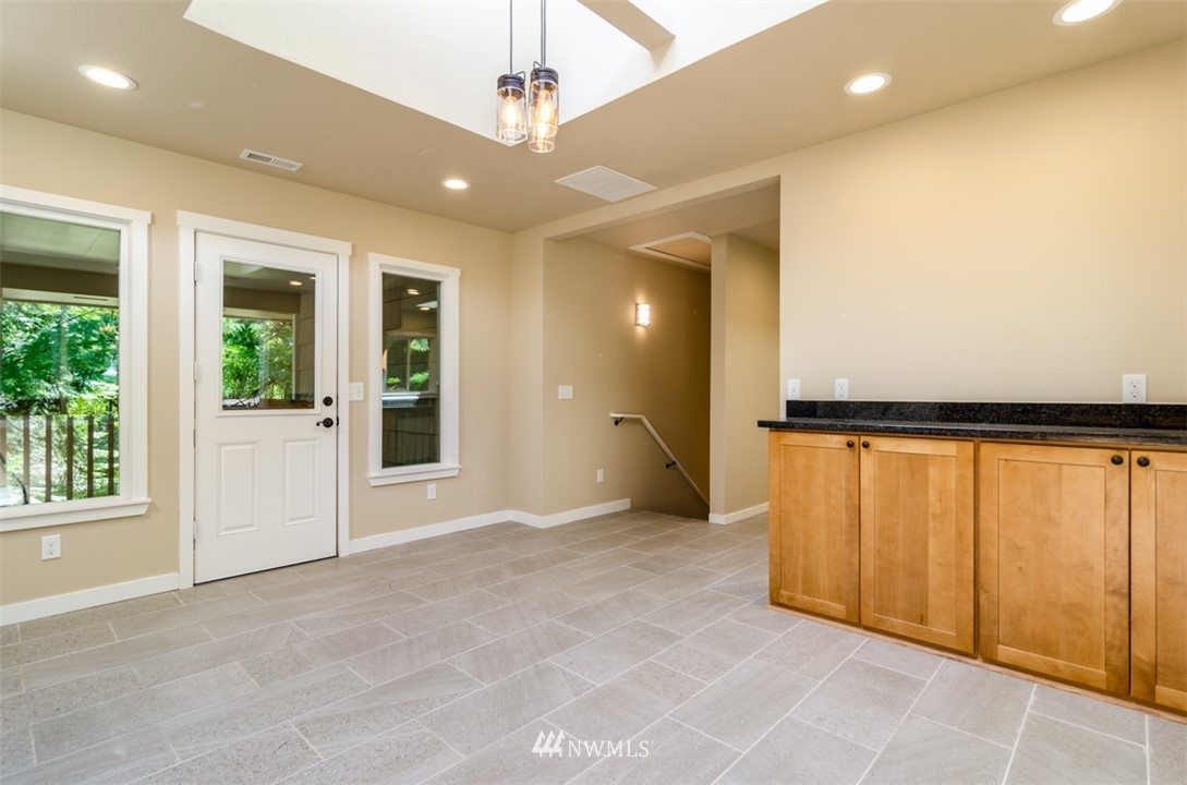 2840 Cooper Point Road Northwest Olympia, WA 98502 - Photo 12 of 25 Gallery Image 12
