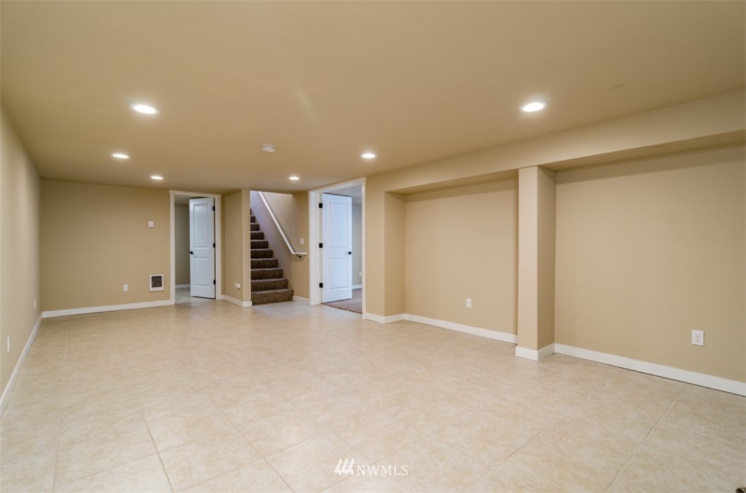 2840 Cooper Point Road Northwest Olympia, WA 98502 - Photo 13 of 25 Gallery Image 13