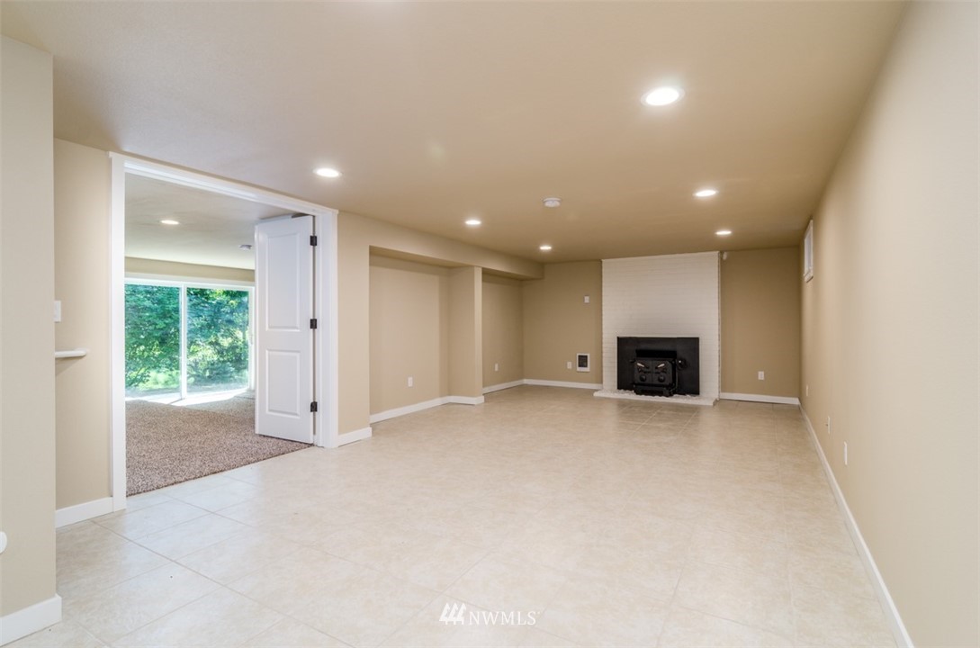 2840 Cooper Point Road Northwest Olympia, WA 98502 - Photo 14 of 25 Gallery Image 14