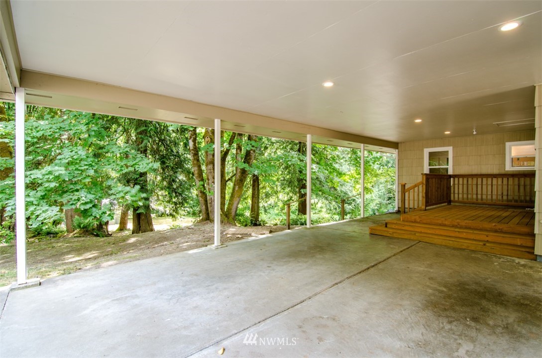 2840 Cooper Point Road Northwest Olympia, WA 98502 - Photo 4 of 25 Gallery Image 4