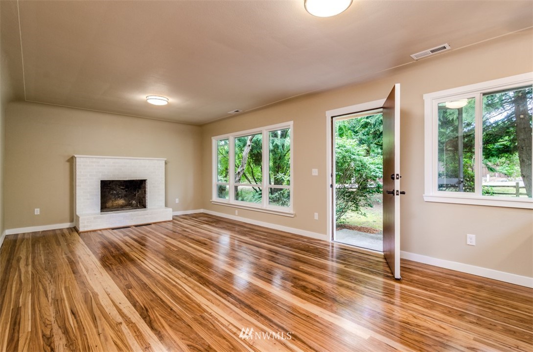 2840 Cooper Point Road Northwest Olympia, WA 98502 - Photo 5 of 25 Gallery Image 5