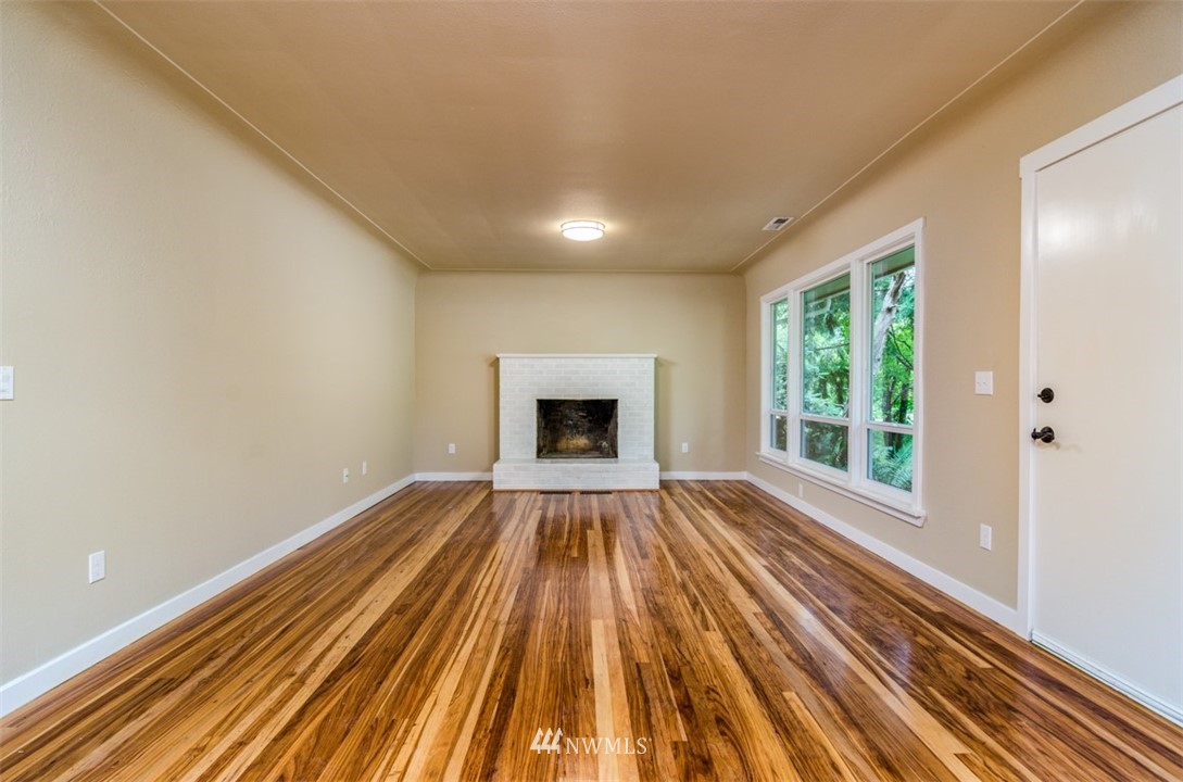 2840 Cooper Point Road Northwest Olympia, WA 98502 - Photo 6 of 25 Gallery Image 6