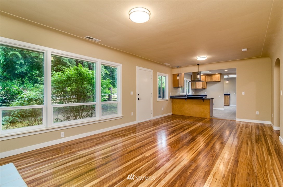 2840 Cooper Point Road Northwest Olympia, WA 98502 - Photo 7 of 25 Gallery Image 7