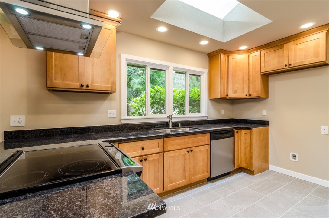 2840 Cooper Point Road Northwest Olympia, WA 98502 - Photo 10 of 25 Gallery Image 10