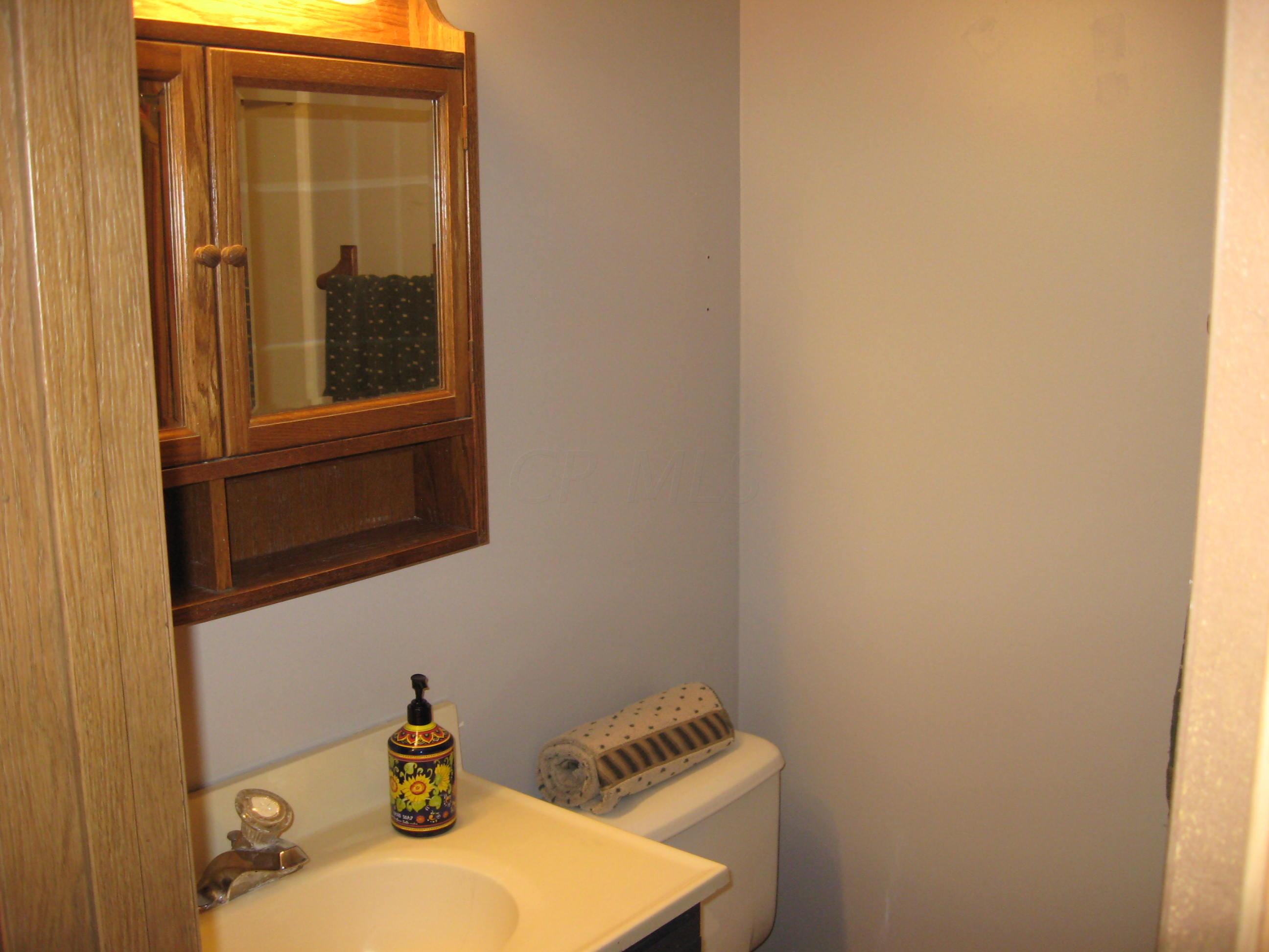 2641 Abington Road Columbus, OH 43231 - Photo 37 of 45 Gallery Image 37