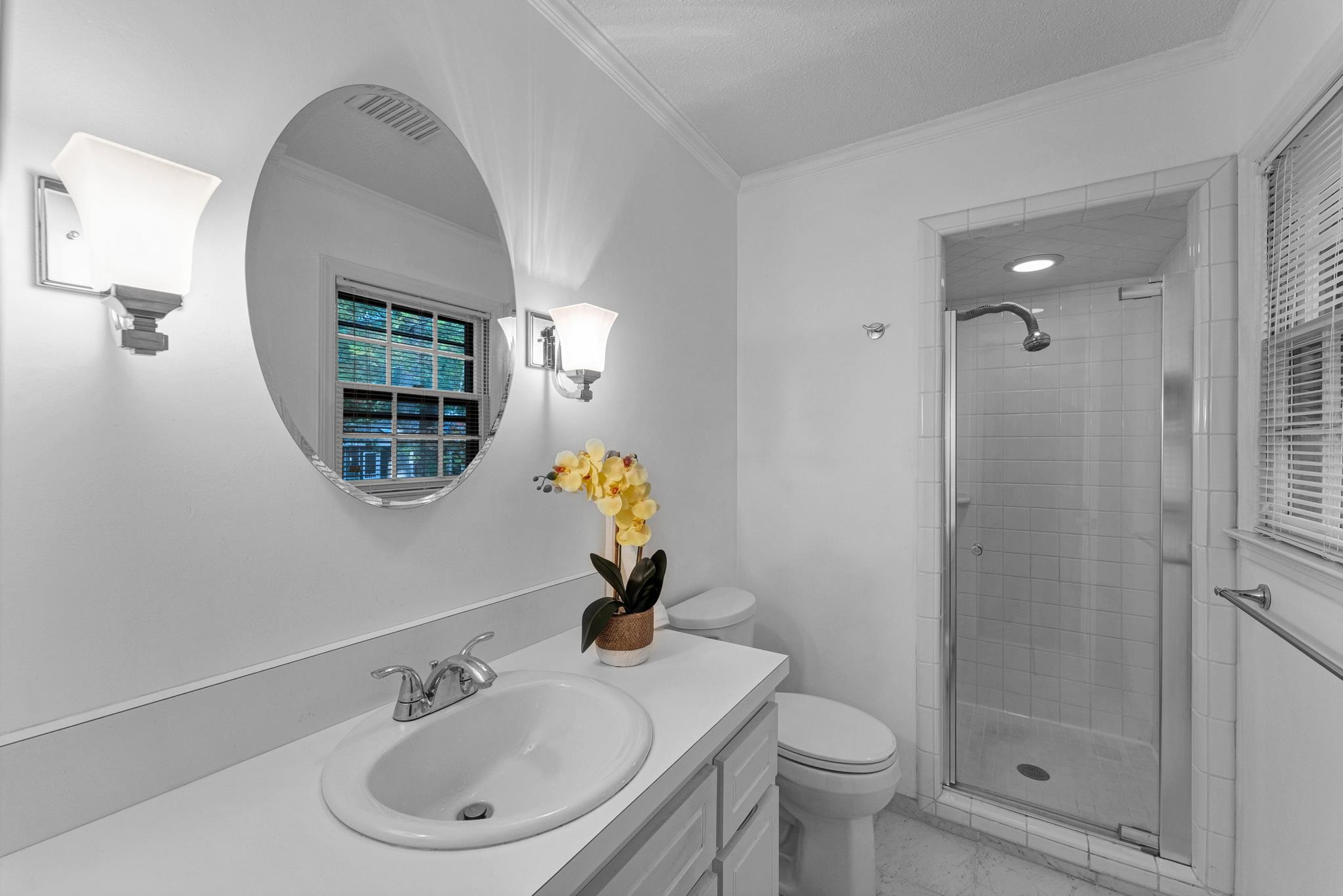 6608 Graymont Place Raleigh, NC 27615 - Photo 18 of 41 Primary Ensuite Bathroom