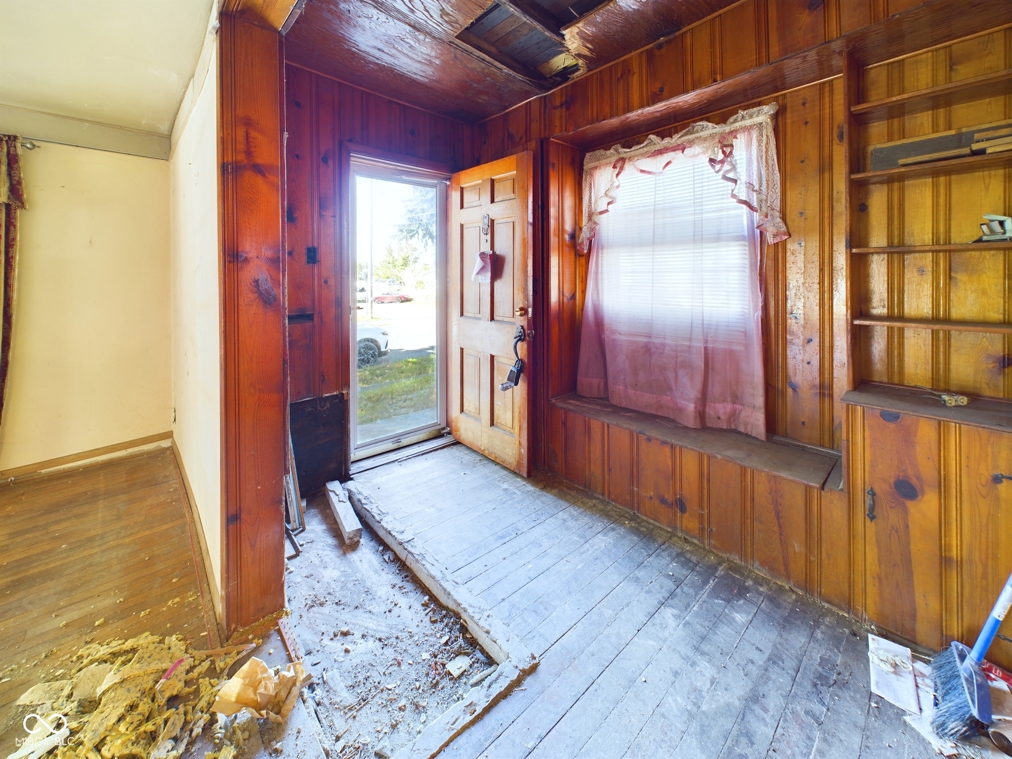 602 Ruddle Avenue Anderson, IN 46012 - Photo 3 of 17 Gallery Image 3
