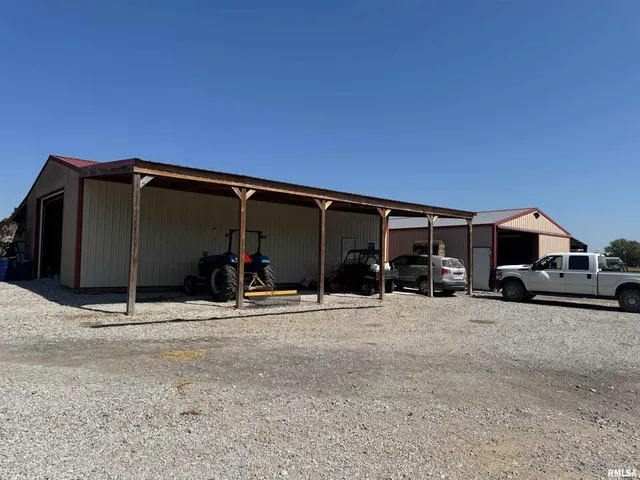 $285,000 | 7003 River Road, Iuka, IL 62849