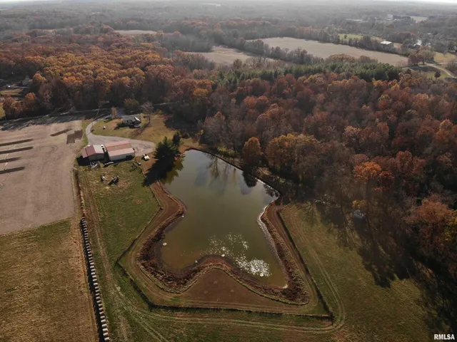 $285,000 | 7003 River Road, Iuka, IL 62849