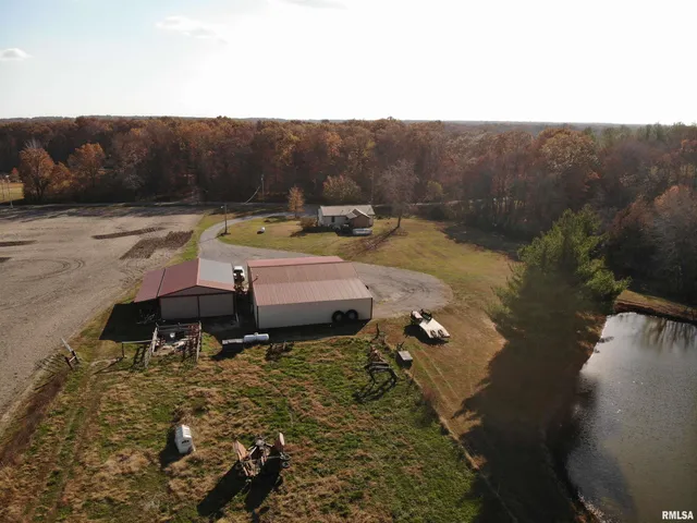 $285,000 | 7003 River Road, Iuka, IL 62849