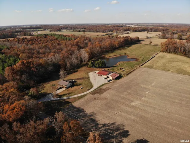 $285,000 | 7003 River Road, Iuka, IL 62849