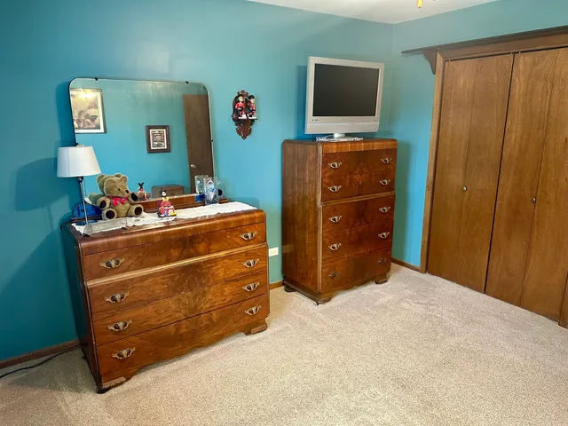 $369,000 | 15813 Jon Road, Oak Forest, IL 60452