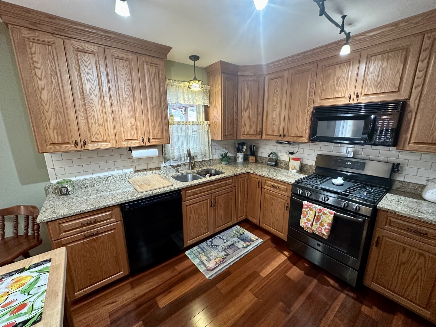 15813 Jon Road Oak Forest, IL 60452 - Photo 6 of 34