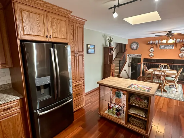 $369,000 | 15813 Jon Road, Oak Forest, IL 60452