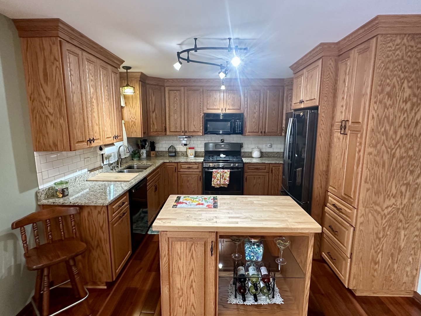 15813 Jon Road Oak Forest, IL 60452 - Photo 8 of 34