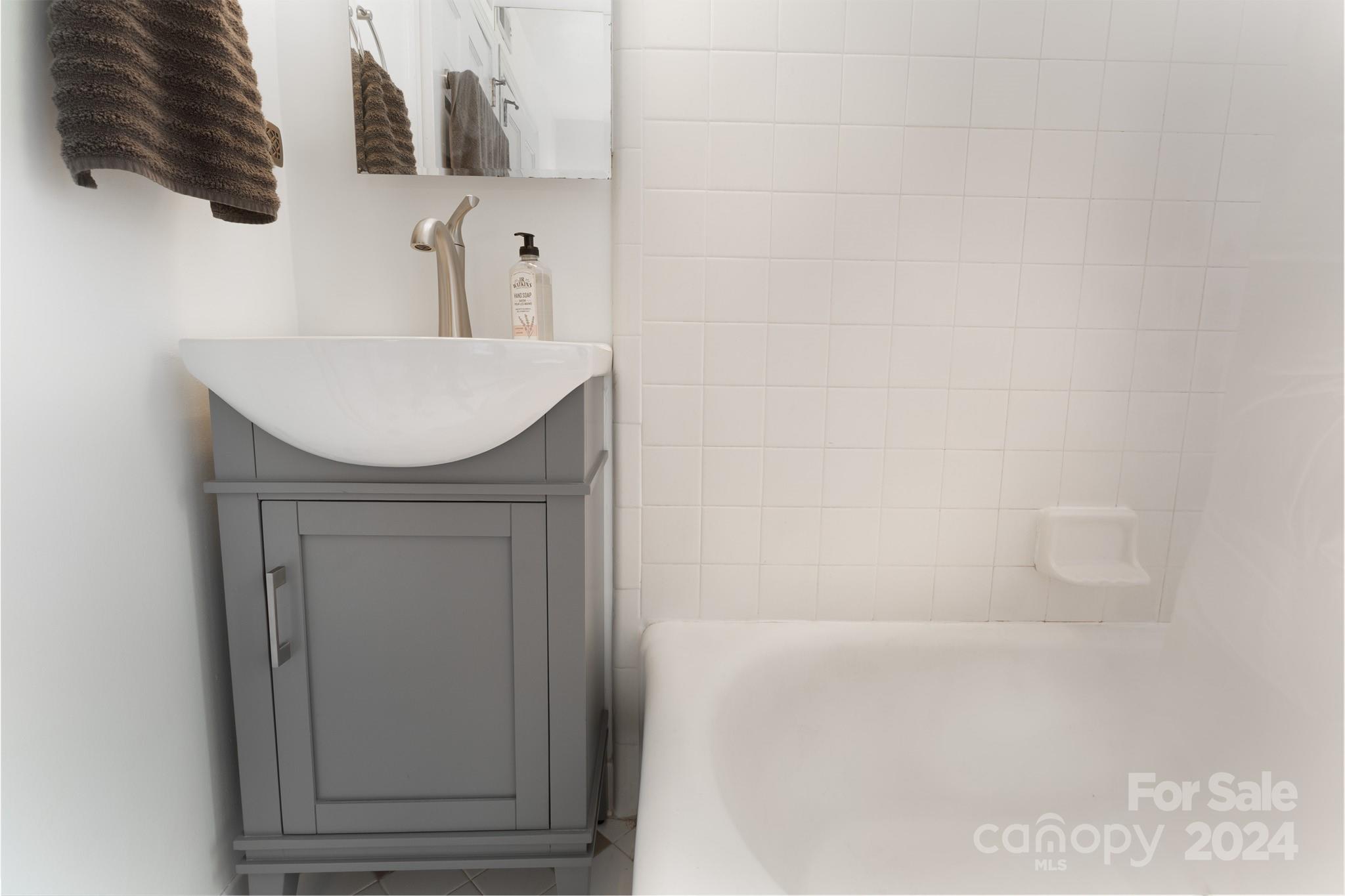 106 Colville Road, Unit 32B Charlotte, NC 28207 - Photo 17 of 27 Gallery Image 17