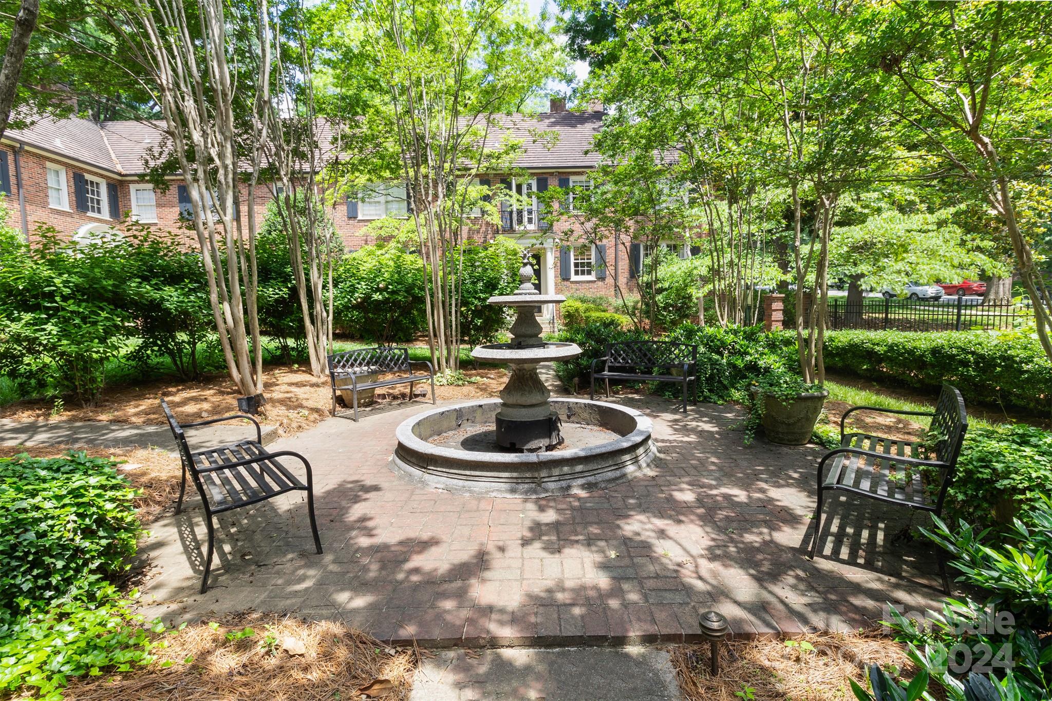 106 Colville Road, Unit 32B Charlotte, NC 28207 - Photo 4 of 27 Gallery Image 4