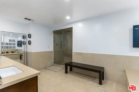 $3,195,000 | 15405 Valley Vista Boulevard, Sherman Oaks, CA 91403