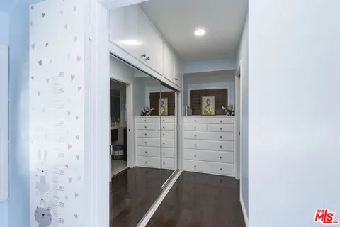 $3,195,000 | 15405 Valley Vista Boulevard, Sherman Oaks, CA 91403