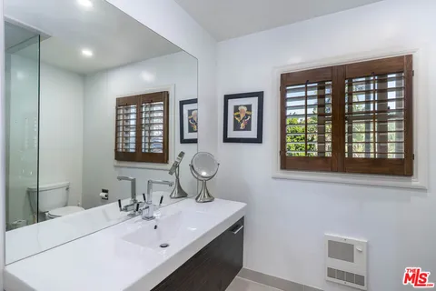 $3,195,000 | 15405 Valley Vista Boulevard, Sherman Oaks, CA 91403