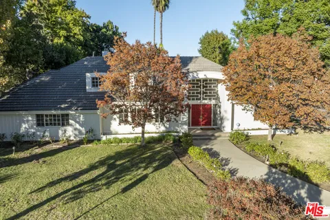 $3,195,000 | 15405 Valley Vista Boulevard, Sherman Oaks, CA 91403