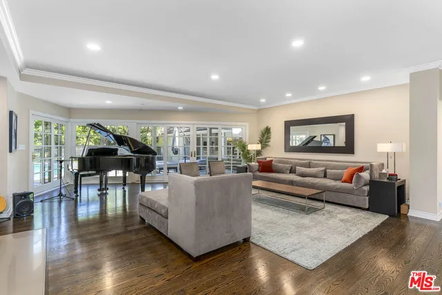 $3,195,000 | 15405 Valley Vista Boulevard, Sherman Oaks, CA 91403