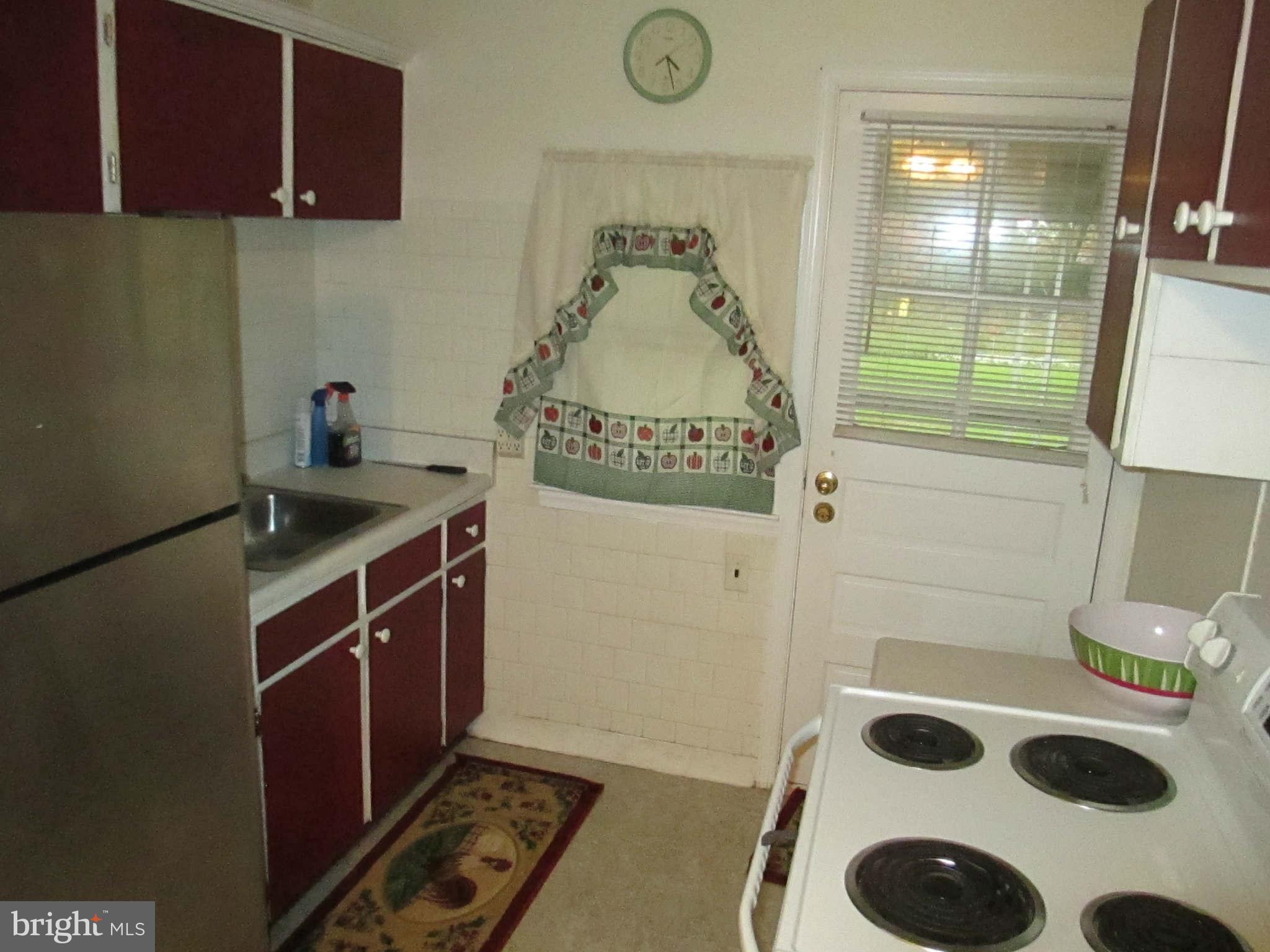 1605 Orlando Road Baltimore, MD 21234 - Photo 6 of 11 Kitchen