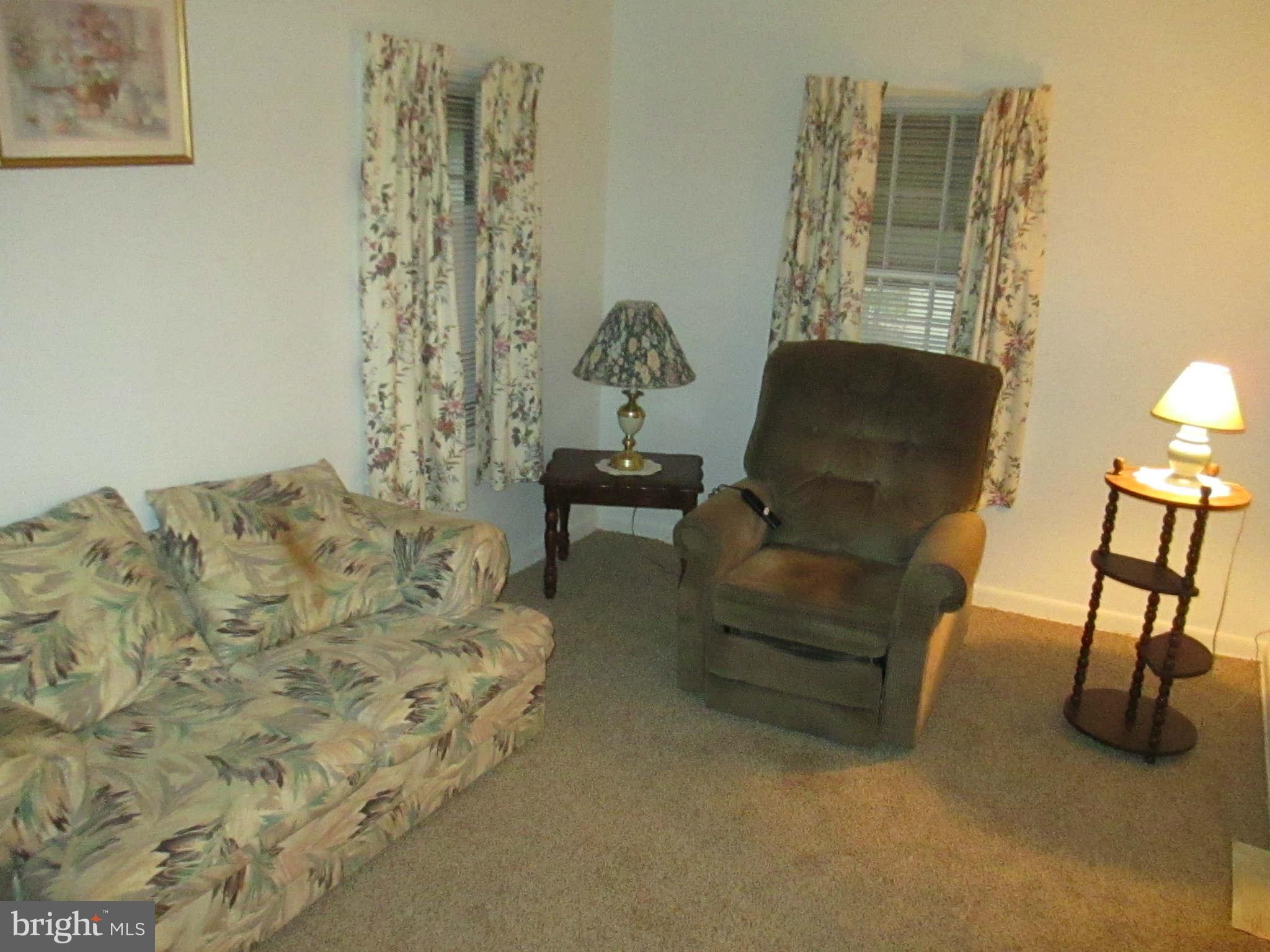 1605 Orlando Road Baltimore, MD 21234 - Photo 8 of 11 Living Room