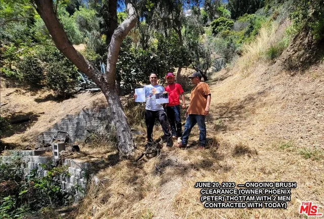 a view of an outdoor space