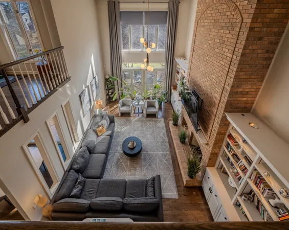 a view of an entryway with livingroom