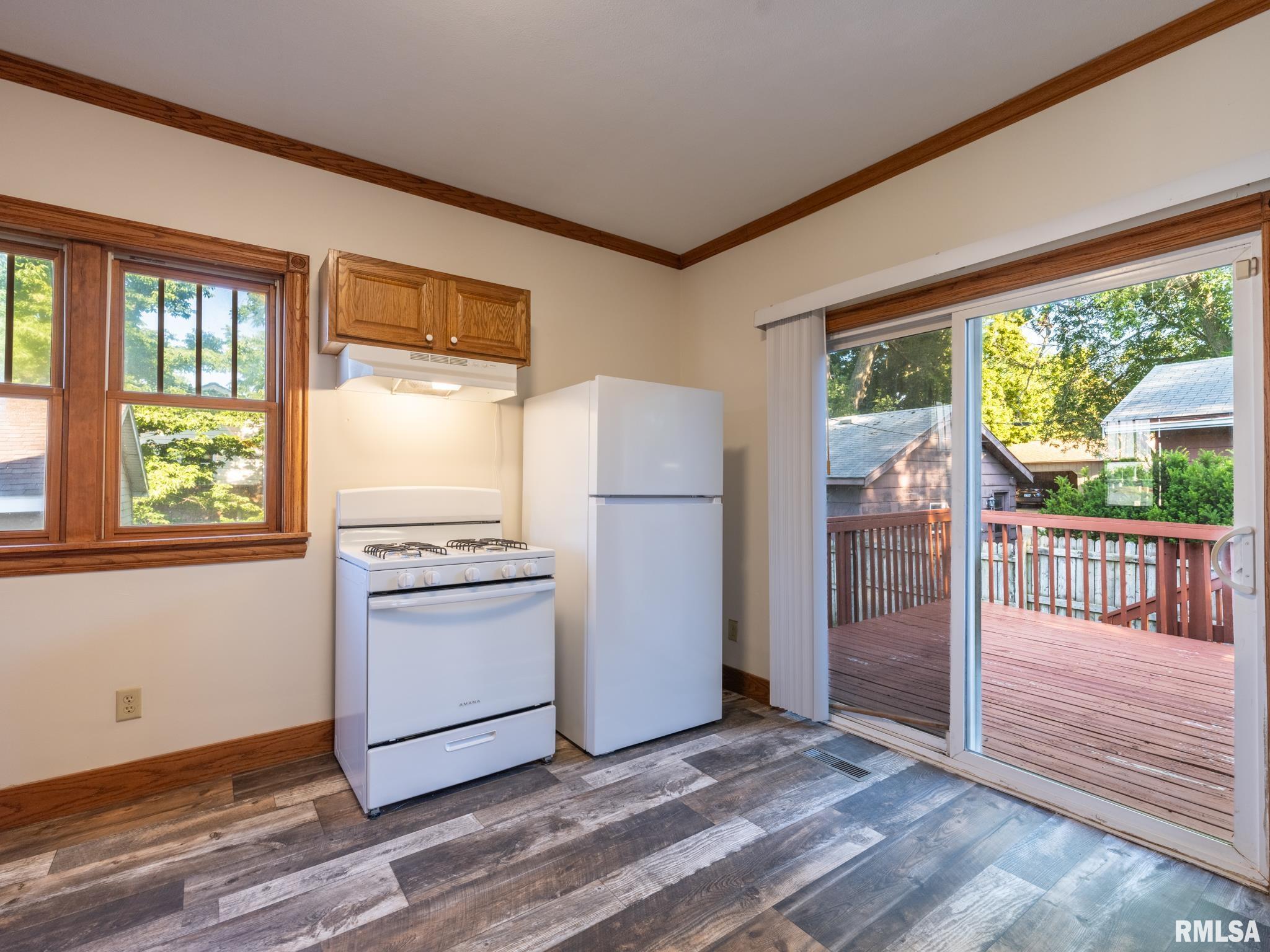 4236 North Prospect Road Peoria, IL 61603 - Photo 7 of 47