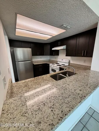 $2,150 | 221 6th Avenue South, Unit C, Jacksonville Beach, FL 32250