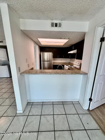 $2,150 | 221 6th Avenue South, Unit C, Jacksonville Beach, FL 32250