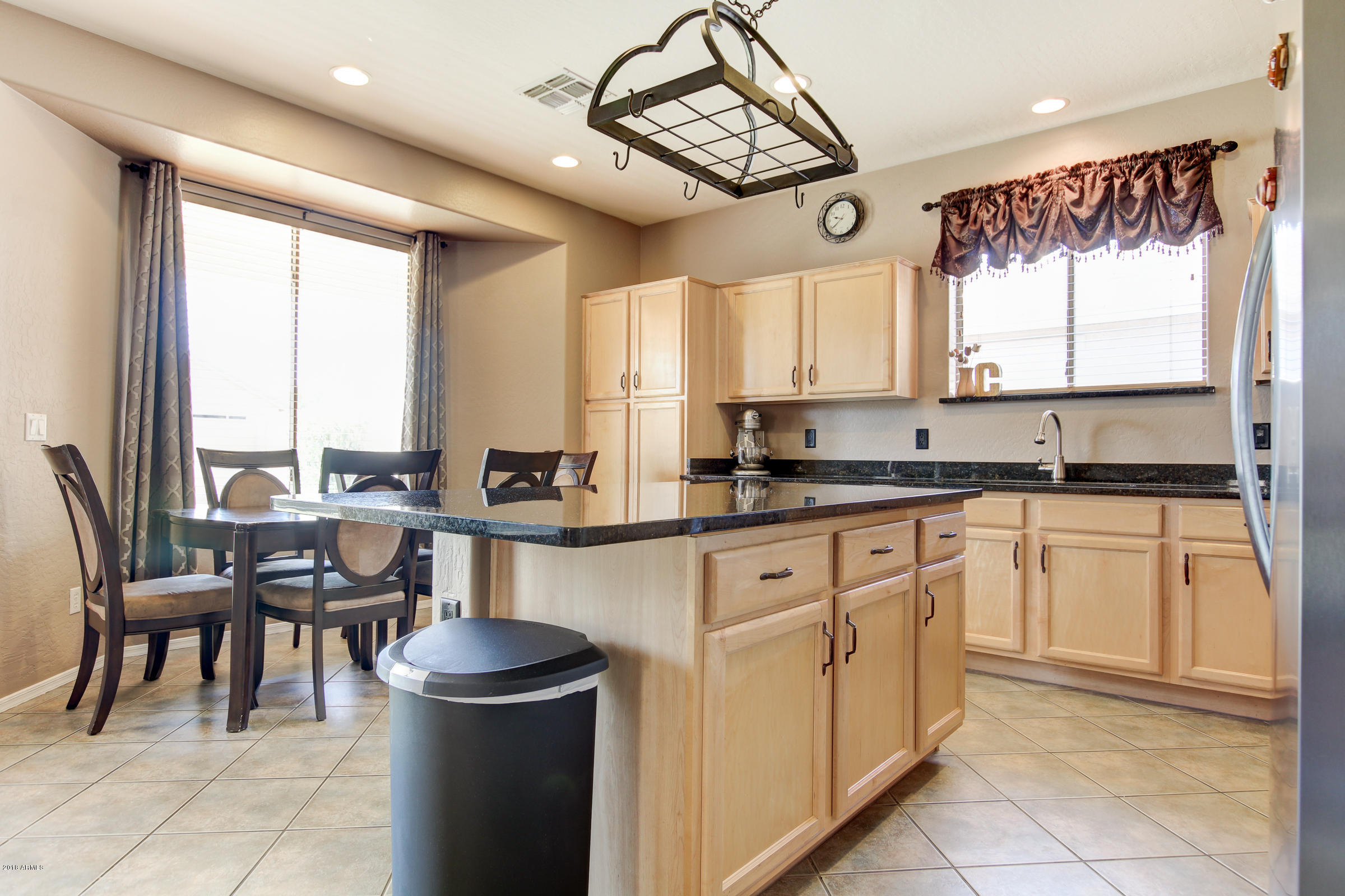 2536 South Martingale Road Gilbert, AZ 85295 - Photo 13 of 50 2536 S Martingale Rd-11