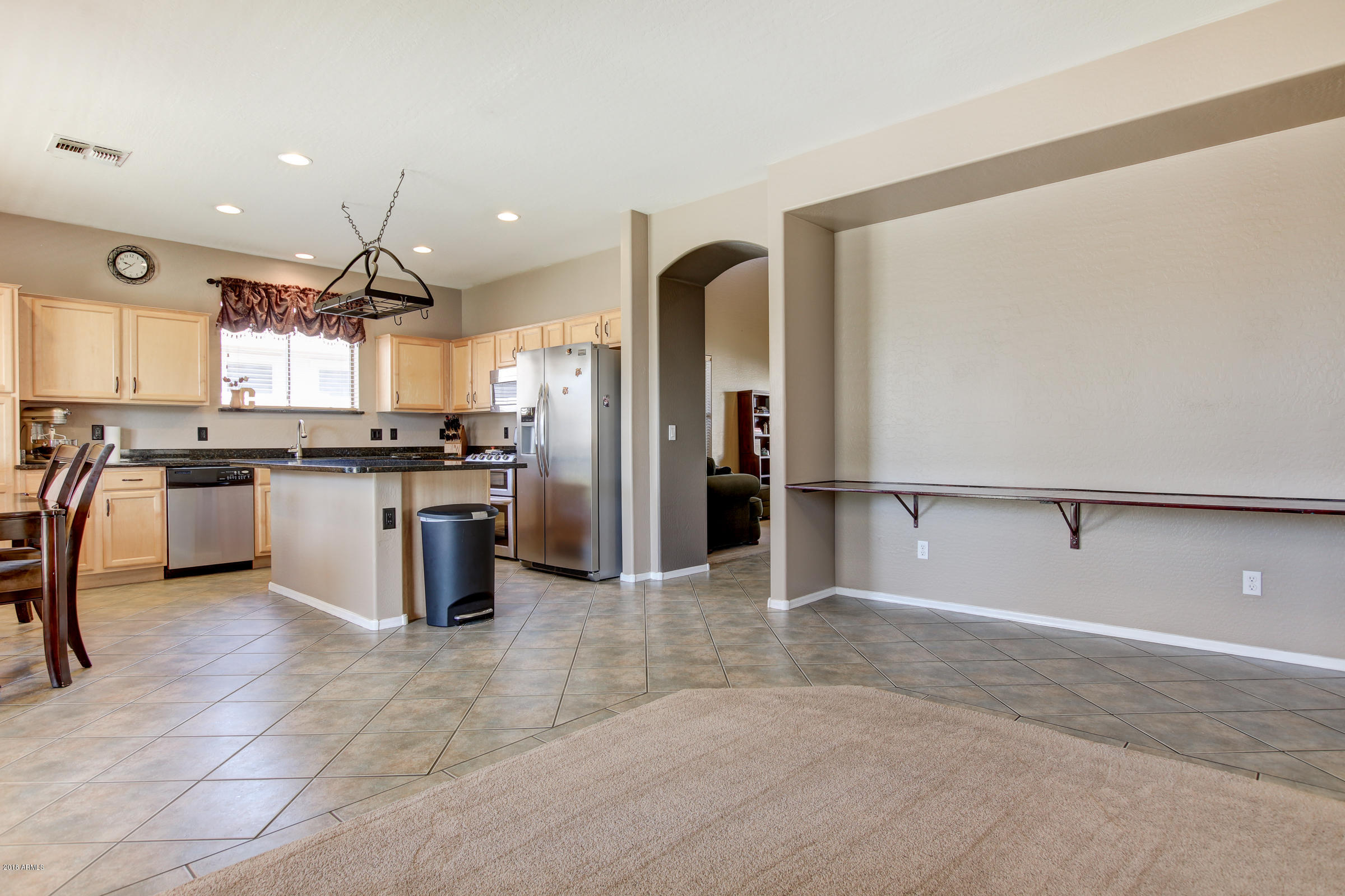 2536 South Martingale Road Gilbert, AZ 85295 - Photo 19 of 50 2536 S Martingale Rd-18