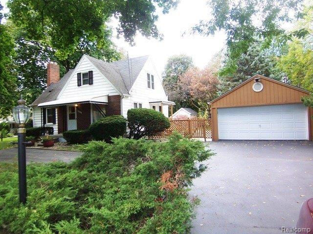 3463 McClure Road Troy, MI 48084 - Photo 2 of 18 Front 2