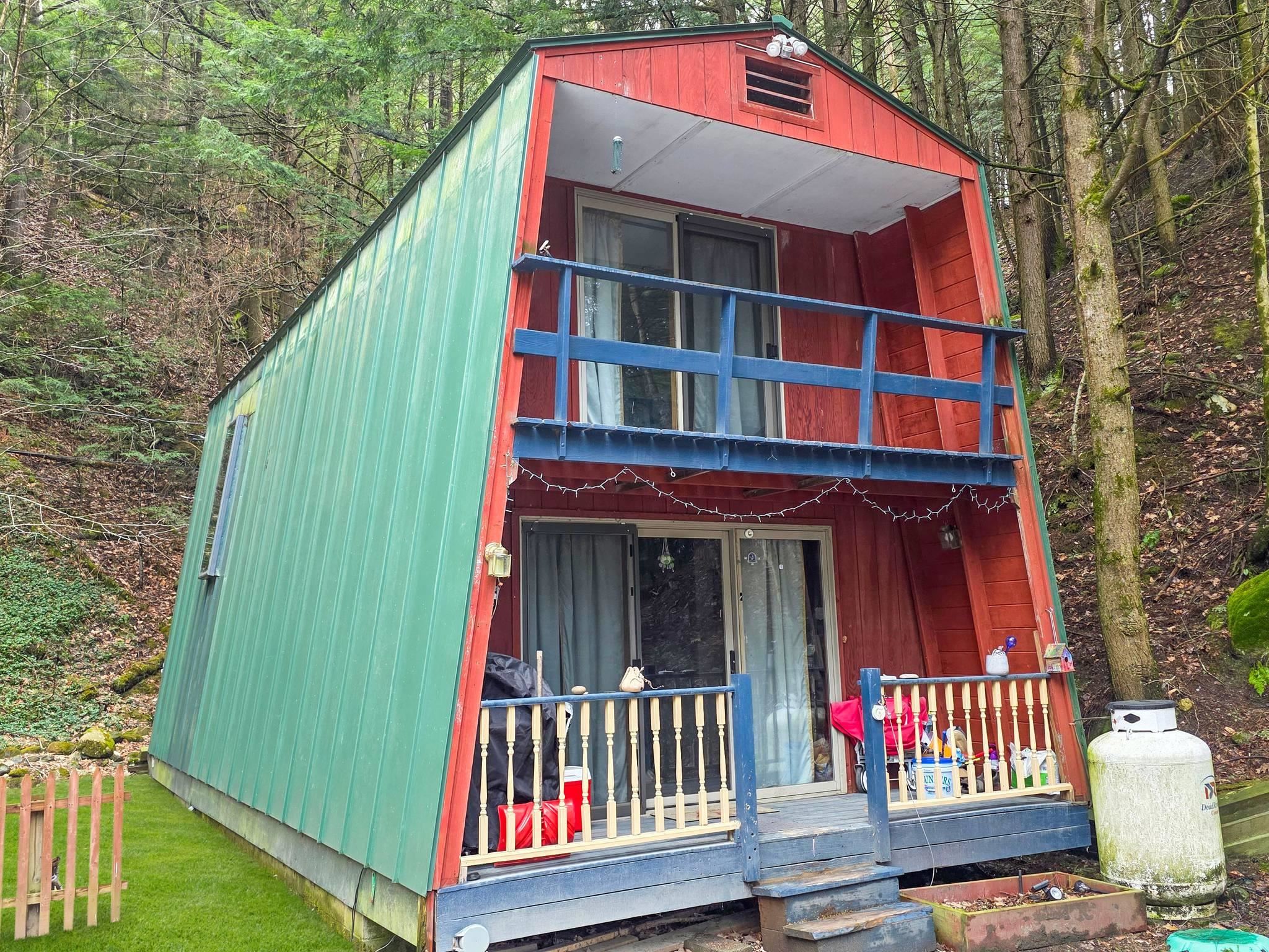 389 Dothan Road Hartford, VT 05001 - Photo 1 of 20