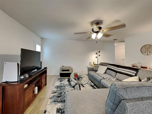 $1,500 | 5603 Elwood Drive, Forney, TX 75126